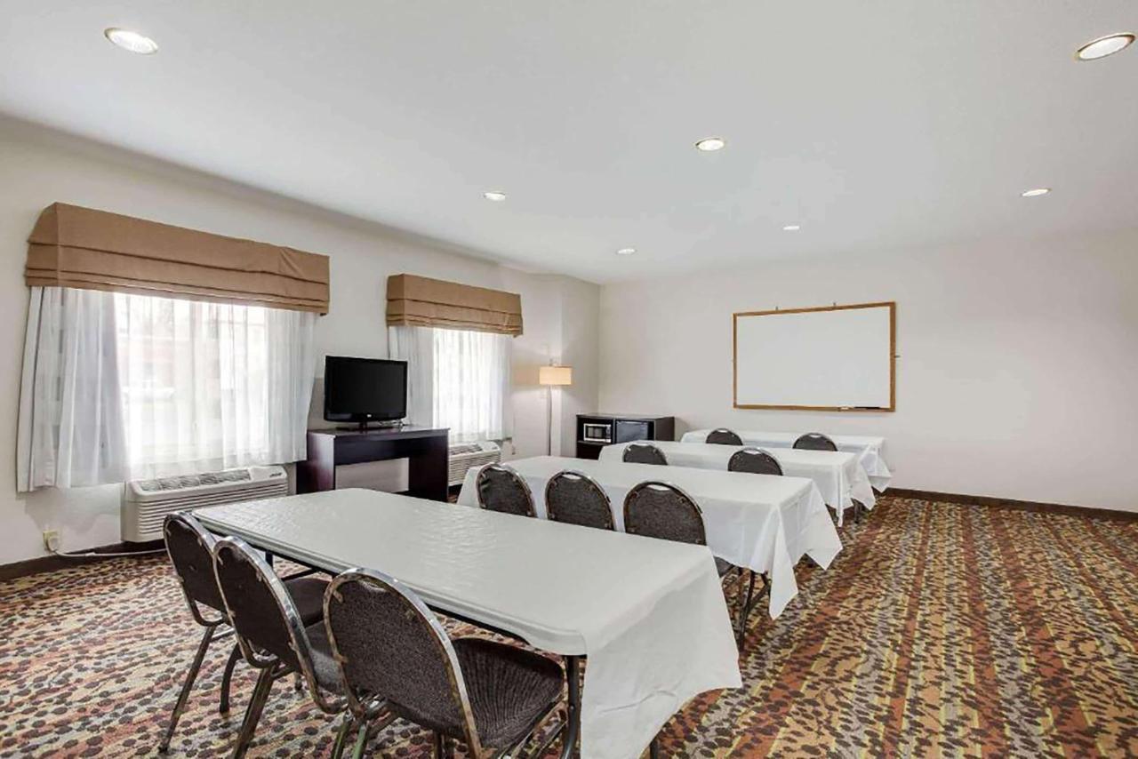 Baymont By Wyndham Milan Hotel Luaran gambar
