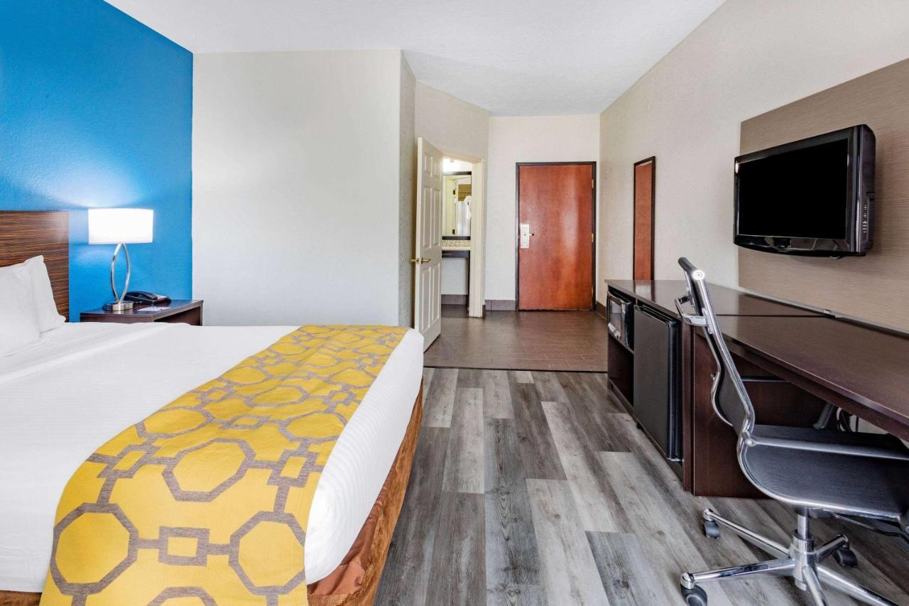 Baymont By Wyndham Milan Hotel Luaran gambar